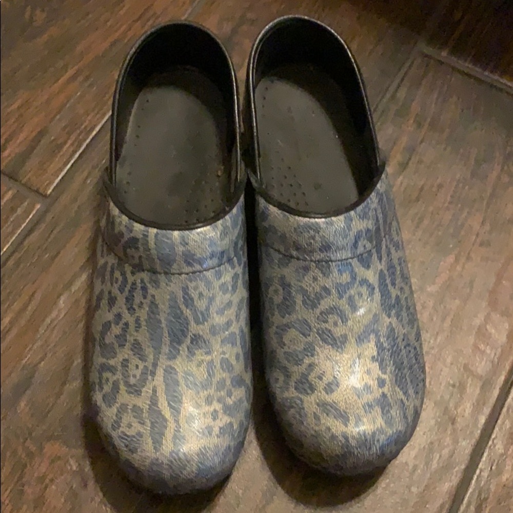 Nursing clogs